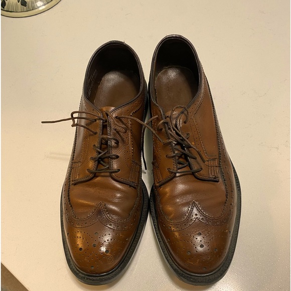 Florsheim Other - Men’s Vintage Florsheim Wing-Tip shoes size 10.5 D